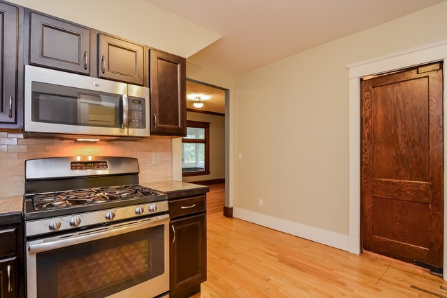 Foto del edificio - 53 Carlton Ave SE