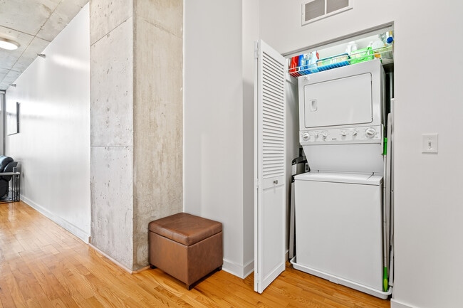 Building Photo - 1720 S Michigan Ave