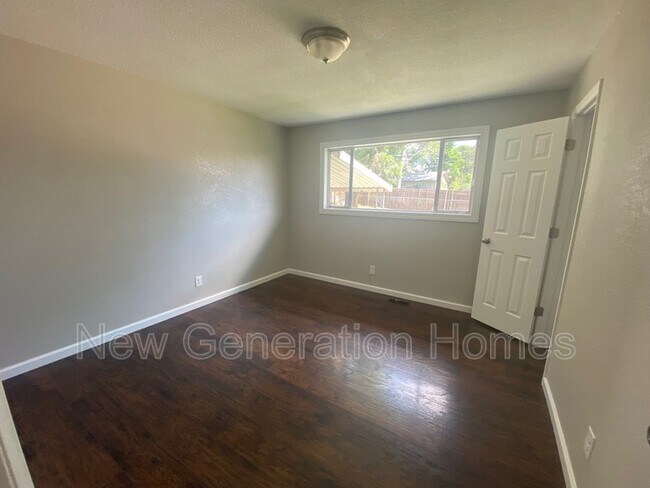 Foto del edificio - 60 Loch Lomond Ln