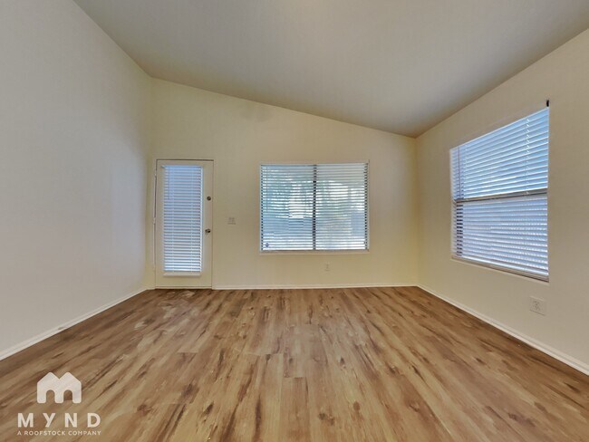 Building Photo - 542 N 169th Ave