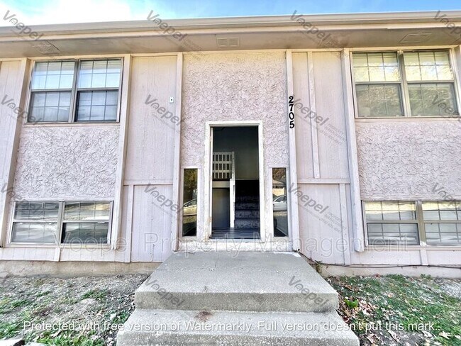 Building Photo - 2705 NW 5th St