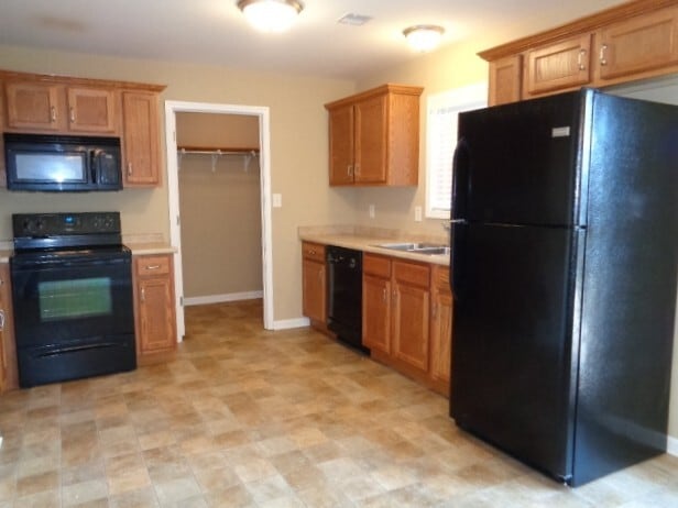 Building Photo - 720 Arrowfield Dr