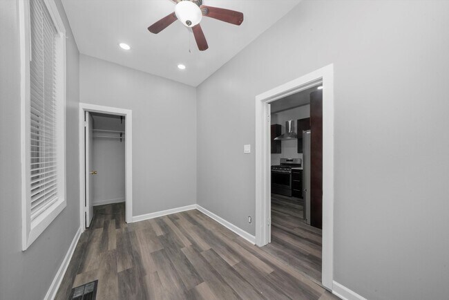 Foto del edificio - 2115 W Armitage Ave