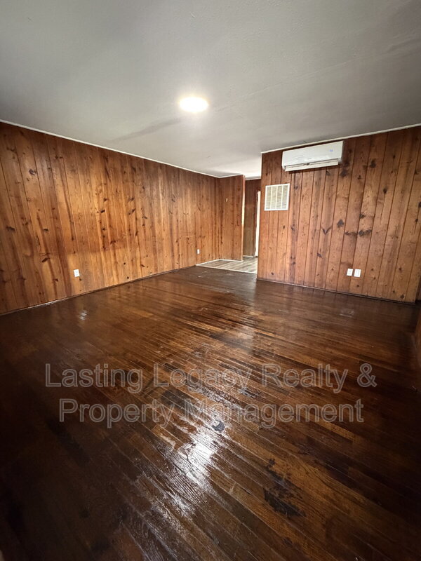 Foto del edificio - 910 Marsh St