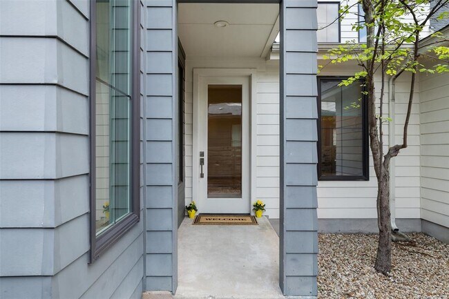 Foto del edificio - 1503 Richcreek Rd