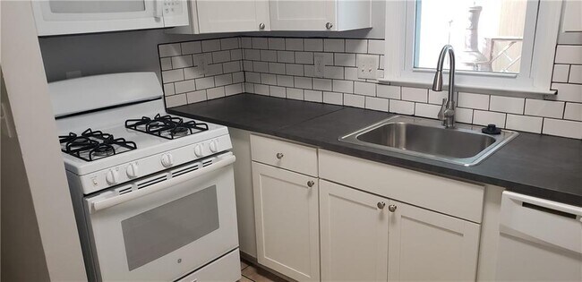 Foto del edificio - 760 Indian Lake Dr NW