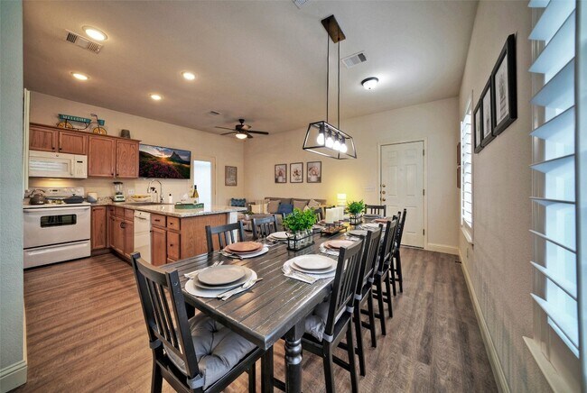 Building Photo - 301 Windridge Vlg Cv