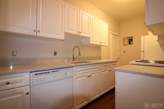 Building Photo - 11 Stearns Rd