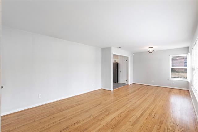 Foto del edificio - 8633 Westglen Dr