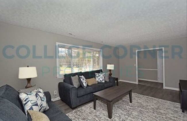 Foto del edificio - 1456 Brookwood Dr