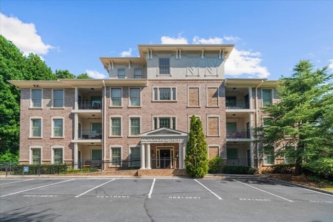 Building Photo - 2360 Logan Cir NE