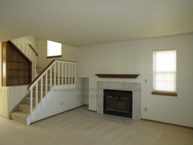 Building Photo - 8013 Lexington Park Dr