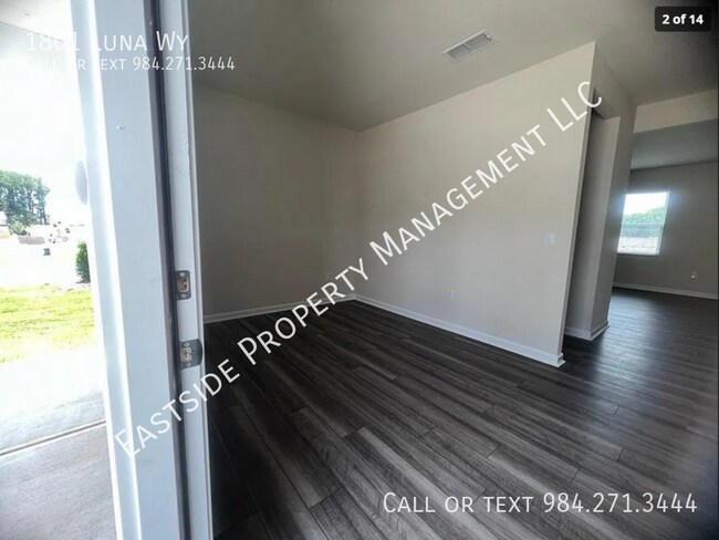Foto del edificio - 1801 Luna Wy
