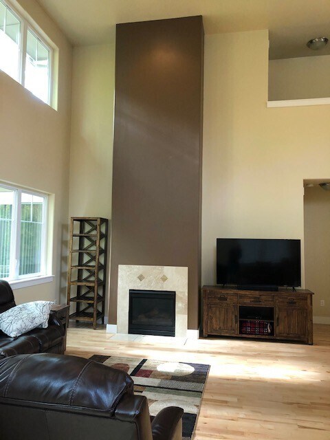 Building Photo - Bogus Basin Rental ~ Can be HOME today ~!