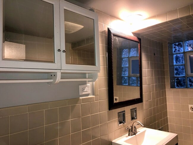 Foto del edificio - 5736 W Gunnison St