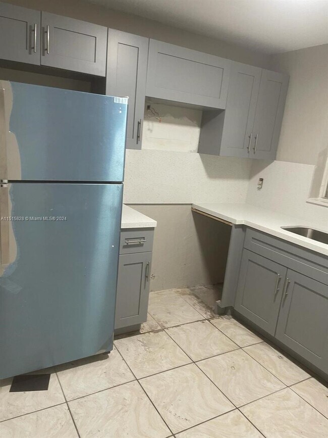 Foto del edificio - 5424 NW 17th Ct