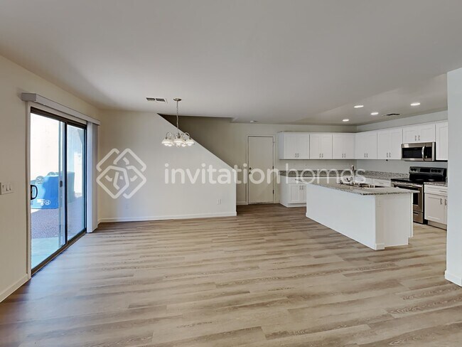 Building Photo - 1070 S Deerfield Ln