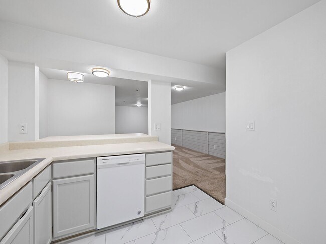 Building Photo - Charming One Bed One Bath Available Now!
