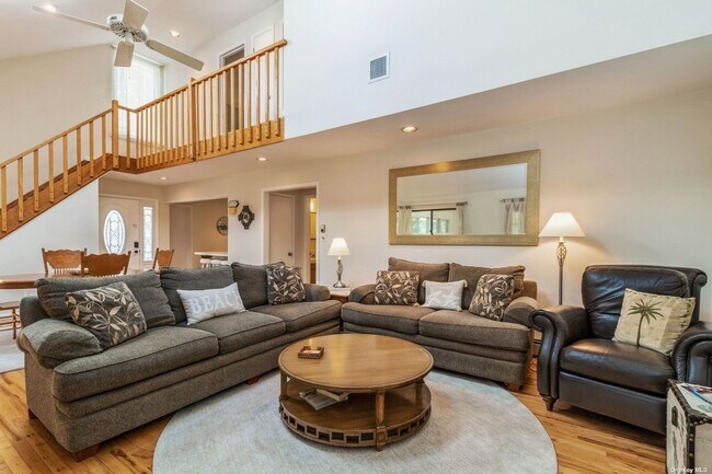 Building Photo - 14 Beach Plum Rd