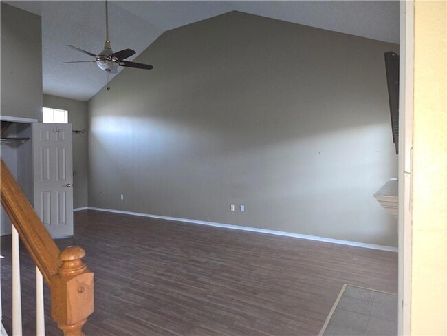 Foto del edificio - 1701 Rivertree Ct