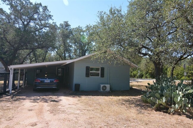 Foto del edificio - 9905 Trails End Rd