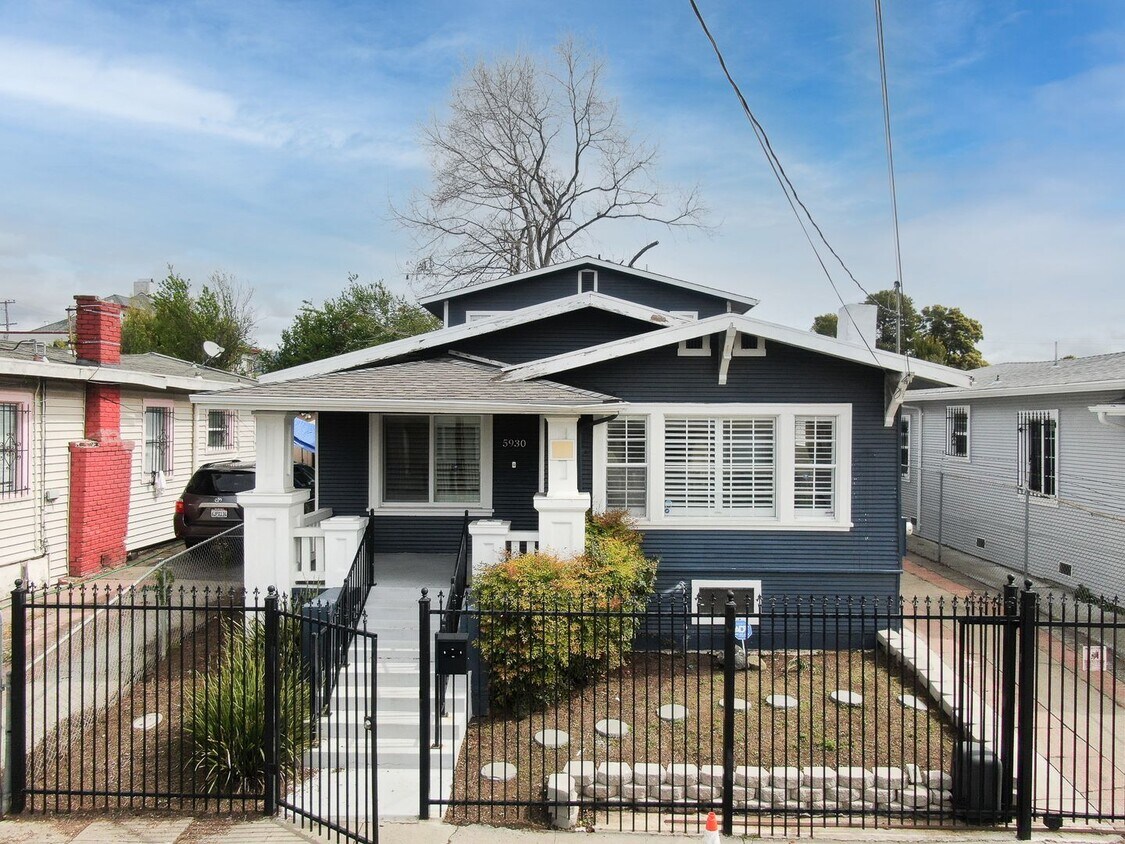 Primary Photo - Beautiful Oakland Home!