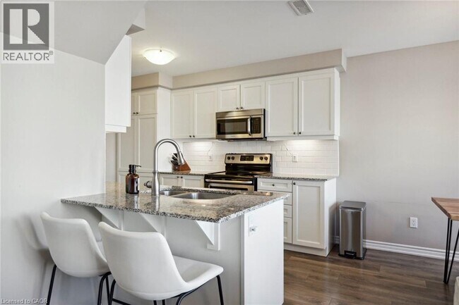 Photo du bâtiment - 138 Daylily Ln