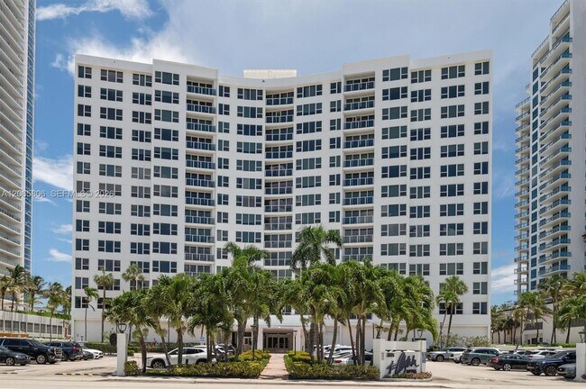 Building Photo - 3505 S Ocean Dr