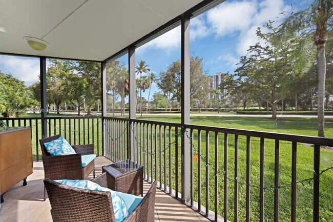 Foto del edificio - 3101 N Country Club Dr