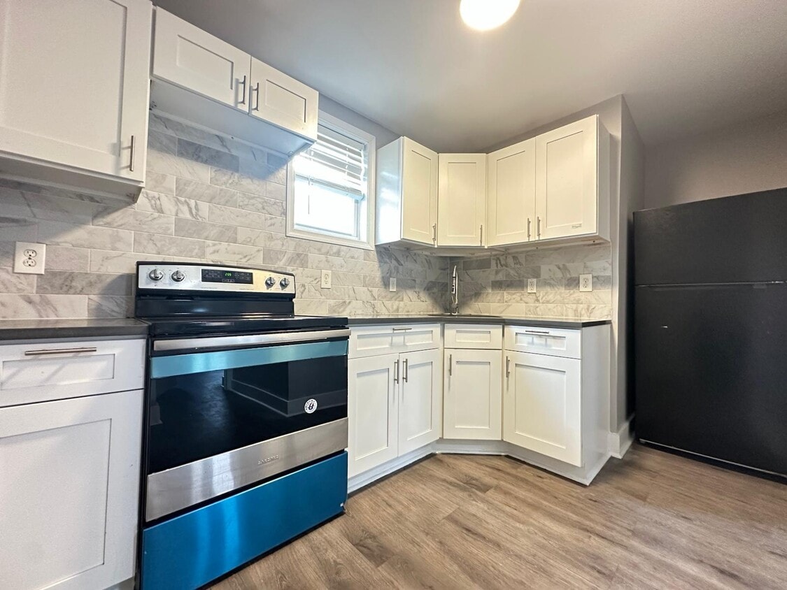 Photo - 304 E Ontario-