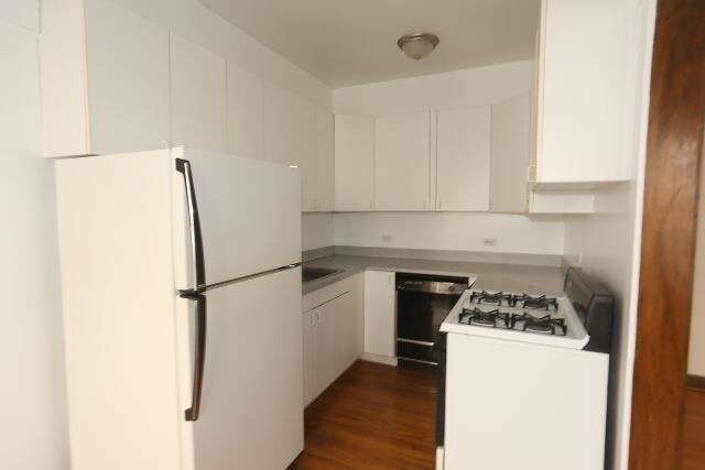 Foto del edificio - 819 W Waveland Ave