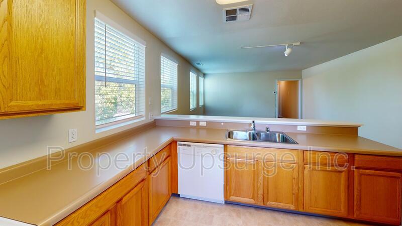 Foto principal - 130 E 6th St