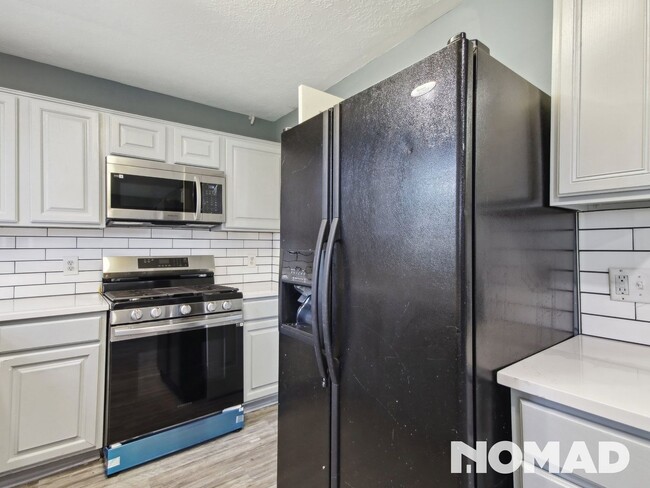 Building Photo - 5 Bed, 3 Full Bath Single Family Home in M...