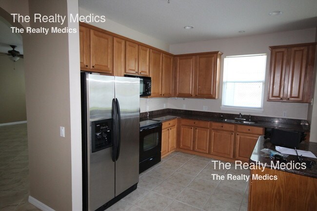 Foto del edificio - Gorgeous 4/2 on community lake