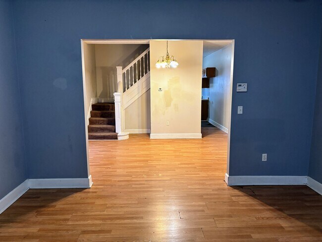 Foto del edificio - 2307 N Kenwood Ave