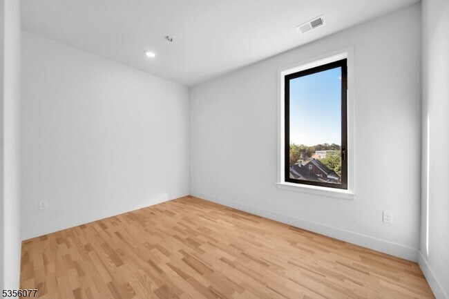 Foto del edificio - 1037 Amboy Ave