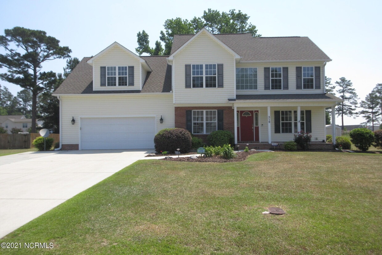 319 Rock Creek Dr S, Jacksonville, NC 28540 House Rental in