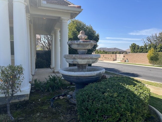 Foto del edificio - 5210 Village Green Ln