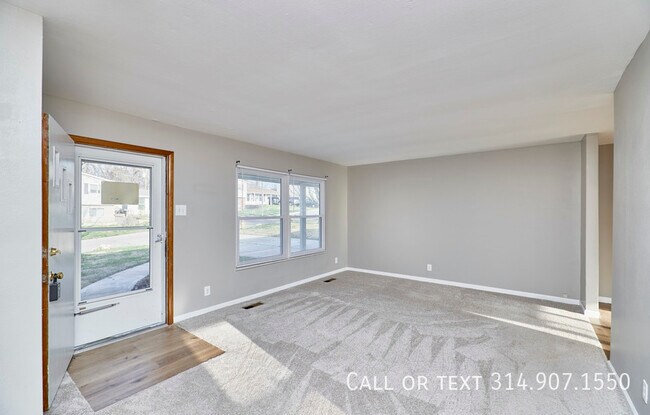 Foto del edificio - 3204 Bristol Hall Dr