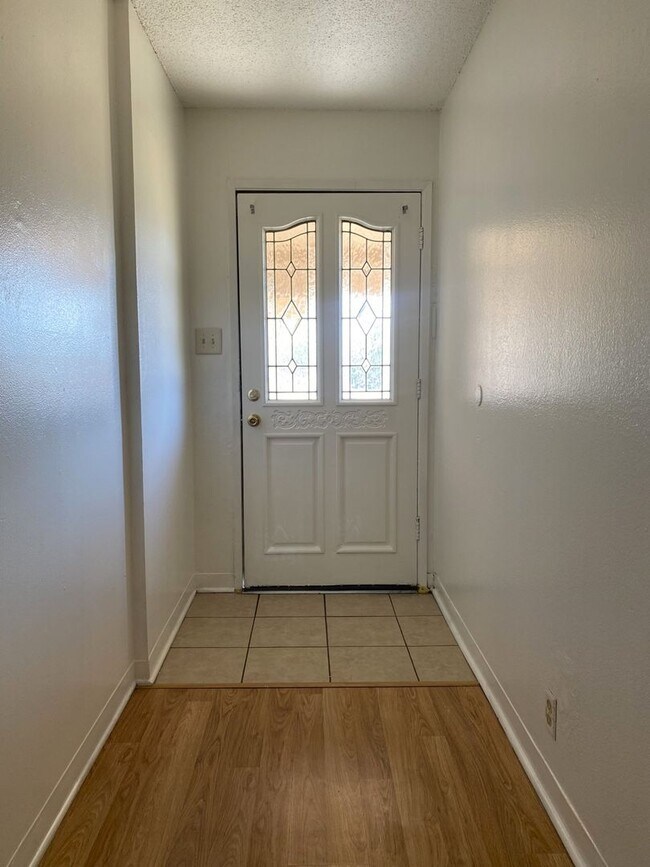 Foto del edificio - MOVE IN SPECIAL! HALF MONTH OFF OF 1st MON...