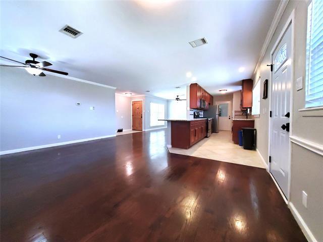 Building Photo - 806 Greenhaven Dr