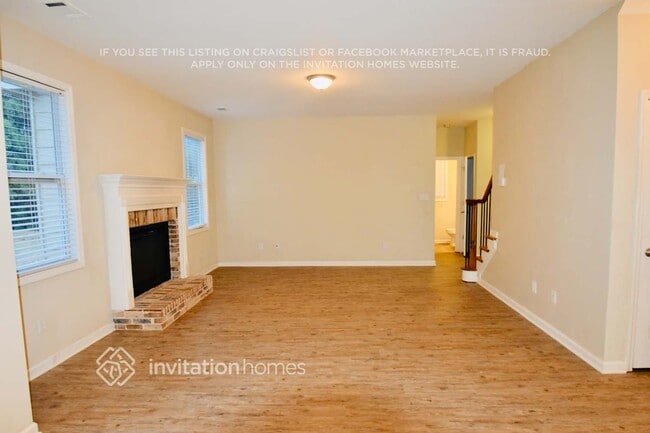Building Photo - 2640 Wolf Lake Dr SW