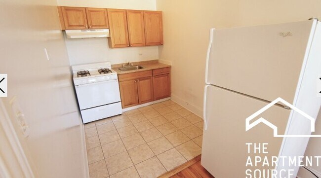 Foto del edificio - 2704 N Sawyer Ave