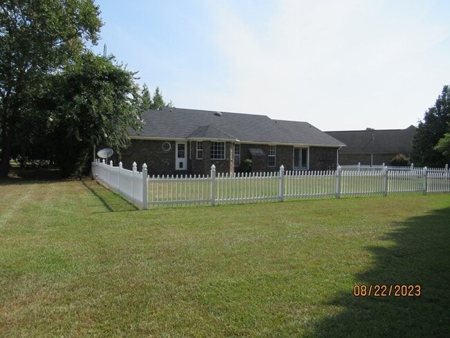 Building Photo - 6775 J J Roberts Dr