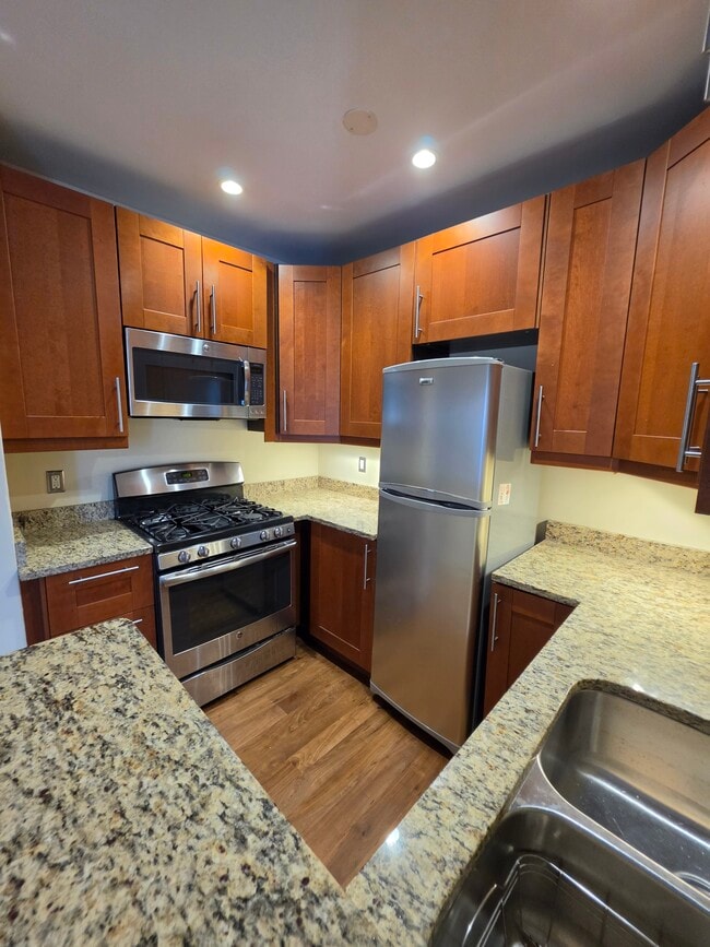 Kitchen - 3117 Colfax Ave S