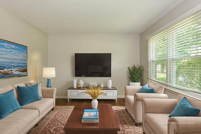 Foto del edificio - 2561 Birdsong Ave