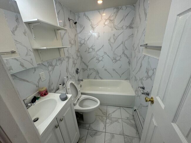 Foto del edificio - 10534 77th St