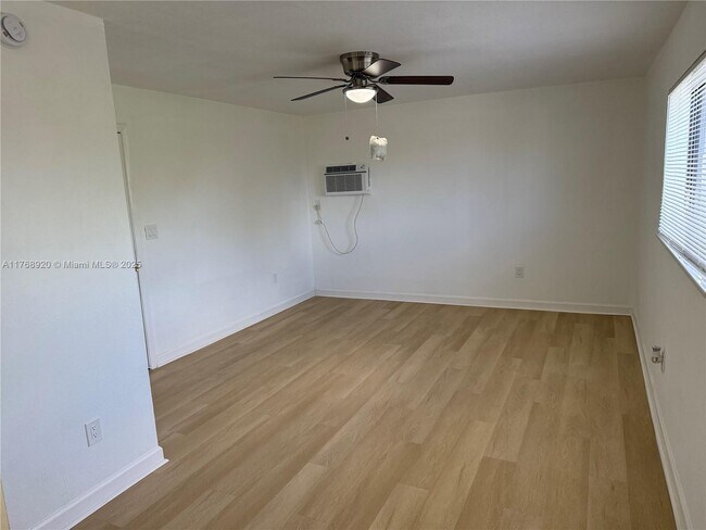 Foto del edificio - 180 NE 71st St