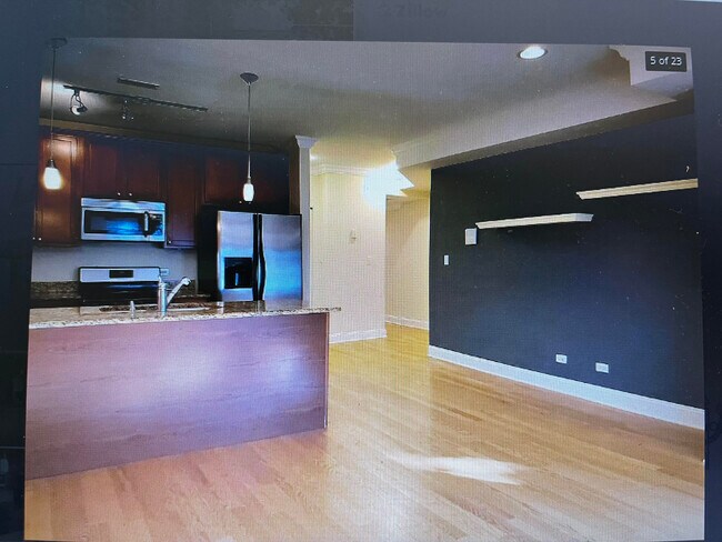 Foto del edificio - 5033 N Springfield Ave