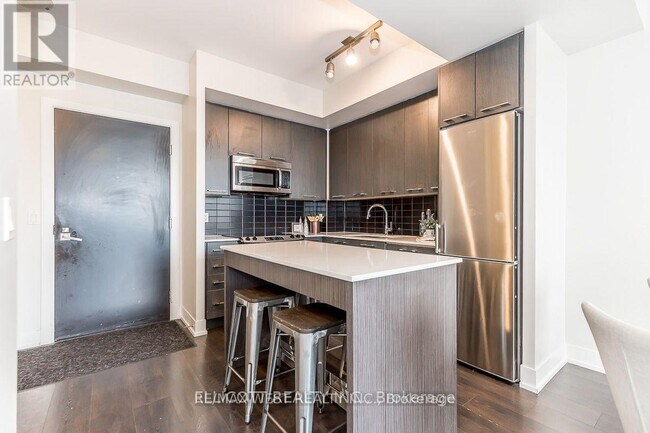 Photo du bâtiment - 9471-9471 Yonge St